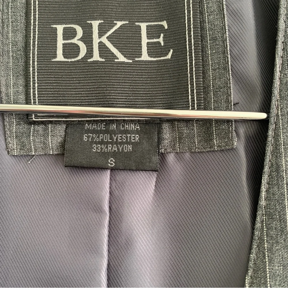 BKE mens embroidered sleeveless vest grey Small pockets stripes